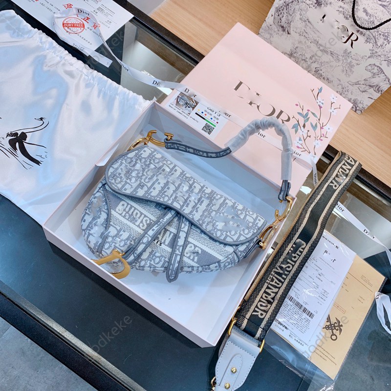 purses child Top Quality Luxurys Designers Women Saddle bag Fashion Bags Simple Plain Letter Genuine Leather Shoulder Lady CrossBody Handbags, White
purses child Top Quality Luxurys Designers Women Saddle bag Fashion Bags Simple Plain Letter Genuine Leather Shoulder Lady CrossBody Handbags, White