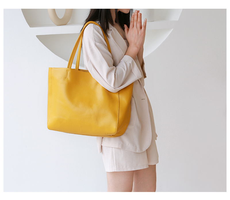 Women's luxury bag handbag lemon yellow fashion one shoulder handbag leather one shoulder shopping bag
Women's luxury bag handbag lemon yellow fashion one shoulder handbag leather one shoulder shopping bag