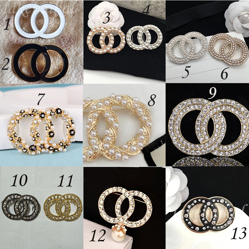 Multistyle Pearl Diamond Letter Brooch Cute Letters Brooches Suit Lapel Pin for Gift Party Fashion Jewelry Accessories
Multistyle Pearl Diamond Letter Brooch Cute Letters Brooches Suit Lapel Pin for Gift Party Fashion Jewelry Accessories
