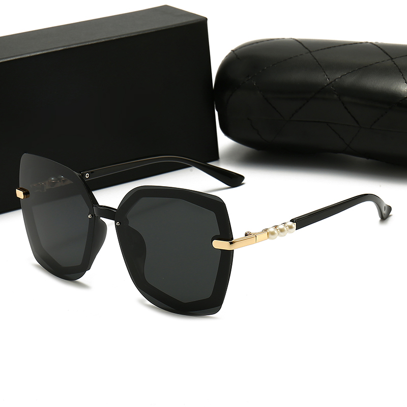 Classic Sunglasses for Women Top Luxury Fashion Pearl Frame High Quality Polarizing Polaroid Brand Designer Eyewear UV400 Goggle With Box Set
Classic Sunglasses for Women Top Luxury Fashion Pearl Frame High Quality Polarizing Polaroid Brand Designer Eyewear UV400 Goggle With Box Set