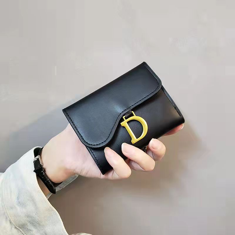 2021 European And American New Famous Designer D Brand Style Ladies Wallet Card Bag Leather All-match Temperament Women Handbag, Red;black
2021 European And American New Famous Designer D Brand Style Ladies Wallet Card Bag Leather All-match Temperament Women Handbag, Red;black