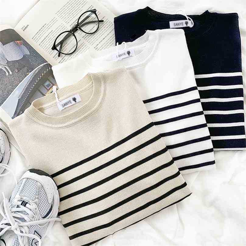 Spring Autumn Oversize Sweater Women Vintage Stripe Loose Korean Style Pullover Sweaters Woman casual White Black Knitted Top 210525
Spring Autumn Oversize Sweater Women Vintage Stripe Loose Korean Style Pullover Sweaters Woman casual White Black Knitted Top 210525