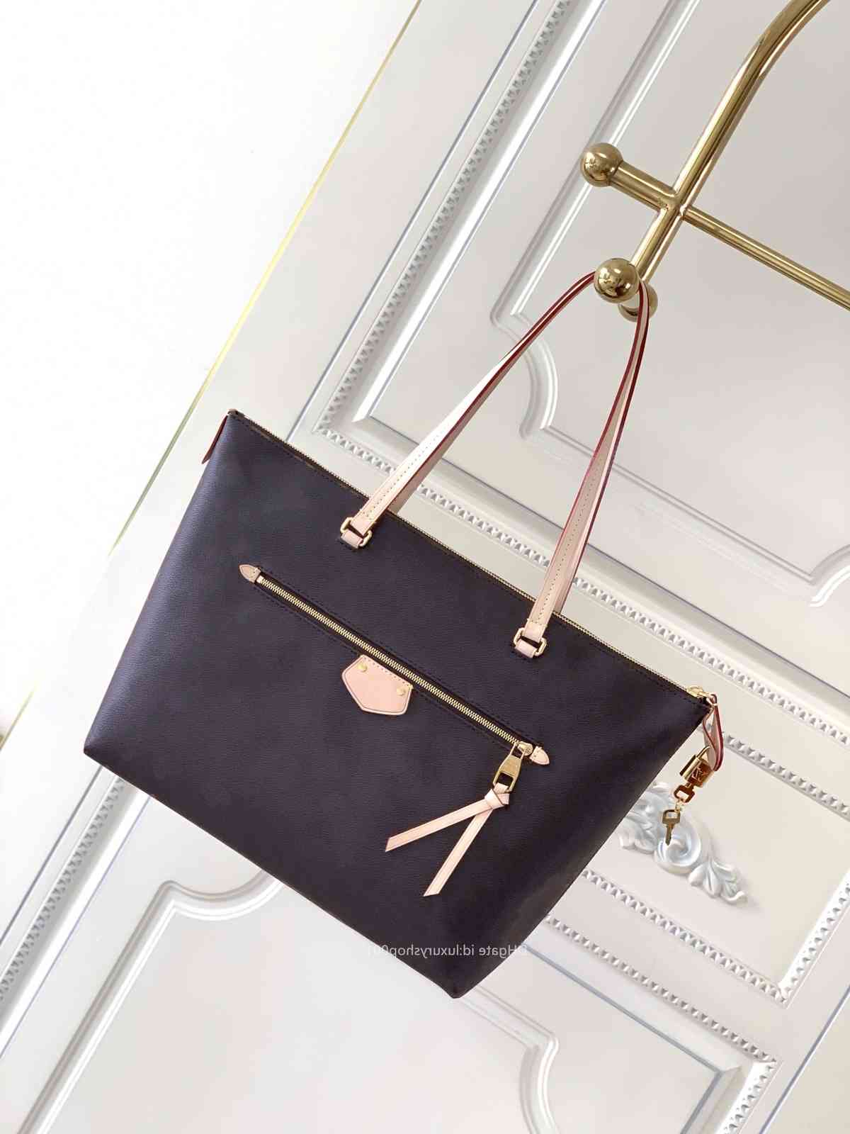 Premium IENA MM handbag ladies zipper tote bag women shoulder crossbody bags lady designer handbags M42267 M42268, Old flower
Premium IENA MM handbag ladies zipper tote bag women shoulder crossbody bags lady designer handbags M42267 M42268, Old flower