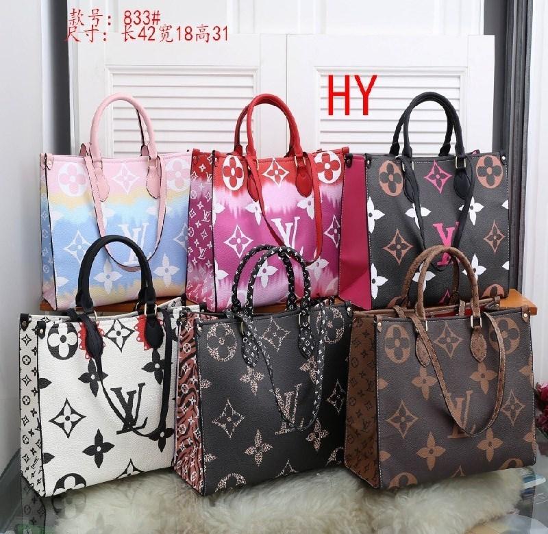 New Fashion Versatile Crossbody Net Red Style Chain Single Shoulder LV LOUIS VITTON Messenger Women's Bag Luxurys Designe, Red;black
New Fashion Versatile Crossbody Net Red Style Chain Single Shoulder LV LOUIS VITTON Messenger Women's Bag Luxurys Designe, Red;black