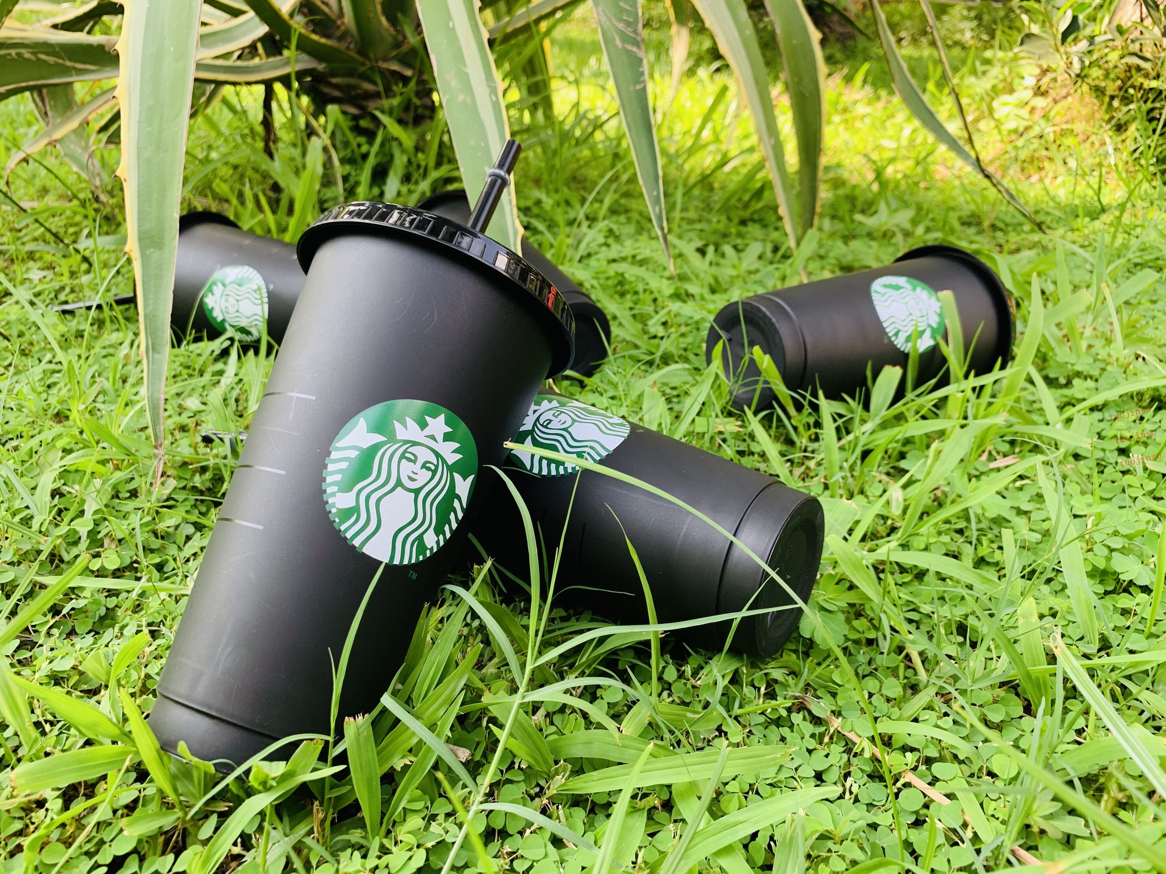 24 oz plastic beverage juice cup and straw magic coffee cup custom Starbucks plastic cups, you can customize the logo, As pic
24 oz plastic beverage juice cup and straw magic coffee cup custom Starbucks plastic cups, you can customize the logo, As pic