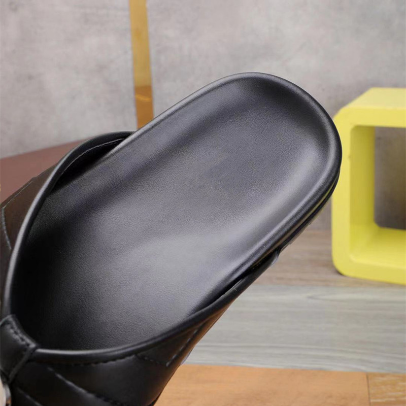 70% Off Wholesale Flip-Flops New Family Slippers Real Genuine Leather Sandals Original Outsole Lightweight Non-Slip Slides Top Quality Shoes Size 38-46, Color g
70% Off Wholesale Flip-Flops New Family Slippers Real Genuine Leather Sandals Original Outsole Lightweight Non-Slip Slides Top Quality Shoes Size 38-46, Color g