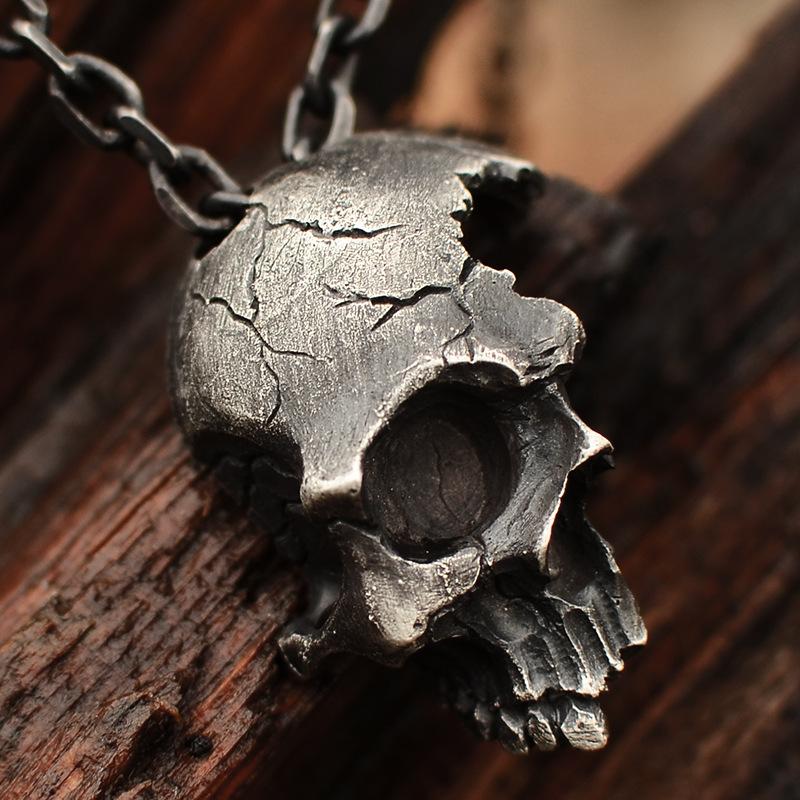Pendant Necklaces Retro Half Skull Necklace Silver Alloy Skeleton Vintage Gothic Jewelry Choker Pendants Bronze Gift
Pendant Necklaces Retro Half Skull Necklace Silver Alloy Skeleton Vintage Gothic Jewelry Choker Pendants Bronze Gift