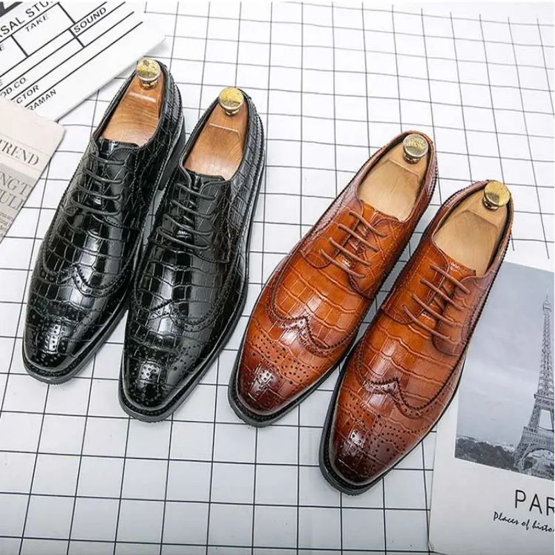 Bullock Mens Shoes Pu Leather Ankle Carved Lace Up Round Head Flat Sole Comfortable Breathable Stitching Classic British Style DH782, Black
Bullock Mens Shoes Pu Leather Ankle Carved Lace Up Round Head Flat Sole Comfortable Breathable Stitching Classic British Style DH782, Black