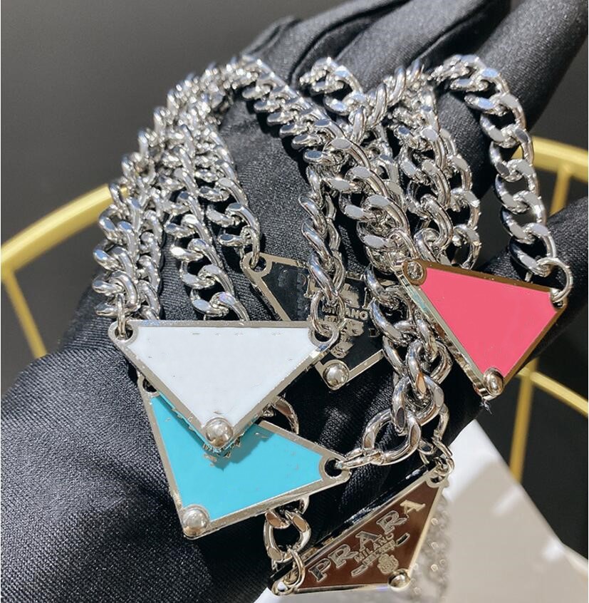 2021 retro wild letter necklace f fashion big triangle simple personality cold wind clavicle chain female high quality, Silver
2021 retro wild letter necklace f fashion big triangle simple personality cold wind clavicle chain female high quality, Silver