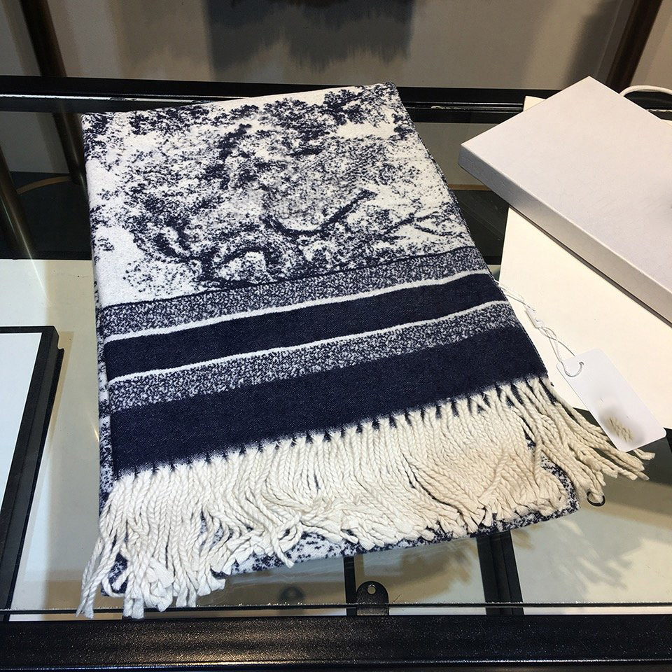 Fashion New Classic Design cashmere scarf For Men and Women Luxury Winter Designer Animal World scarfs Big Letter pattern Pashminas Shawls scarves, Blue;gray
Fashion New Classic Design cashmere scarf For Men and Women Luxury Winter Designer Animal World scarfs Big Letter pattern Pashminas Shawls scarves, Blue;gray