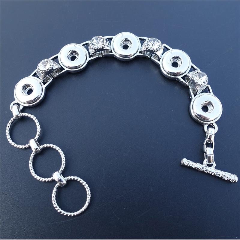 Charm Bracelets Rhinestone Bracelet Metal 12mm Snap Buttons Connectors Bangle Female Jewelry, Golden;silver
Charm Bracelets Rhinestone Bracelet Metal 12mm Snap Buttons Connectors Bangle Female Jewelry, Golden;silver