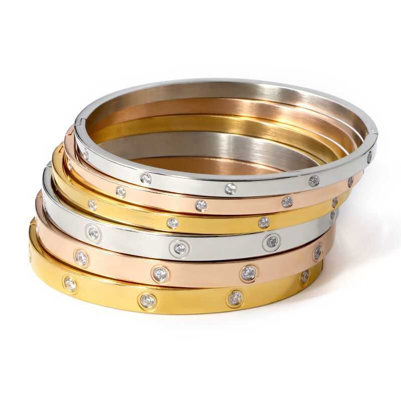 Fashio Luxury Brand Crystals Lover Bangles Cubic Zirconia Bracelets Couple Luxuxy Jewelry Stainless Steel Bangles for Women Gift Q0719
Fashio Luxury Brand Crystals Lover Bangles Cubic Zirconia Bracelets Couple Luxuxy Jewelry Stainless Steel Bangles for Women Gift Q0719