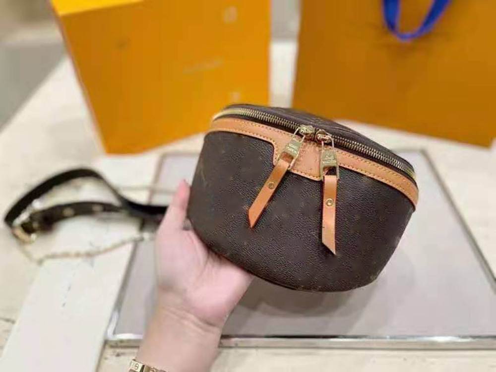 Fashion bag ladies underarm diagonally across the 2021 chain designer handbag trend, Make up the difference
Fashion bag ladies underarm diagonally across the 2021 chain designer handbag trend, Make up the difference
