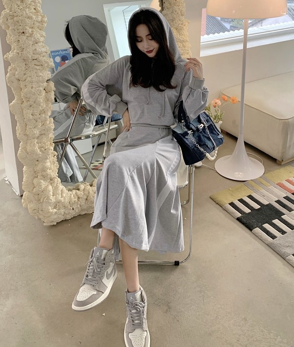 Korean Fashion Autumn Winter Lady sports Skirt 2 Piece Set Casual Hooded Top + High Waist Mermaid Suit Women Clothing 210519
