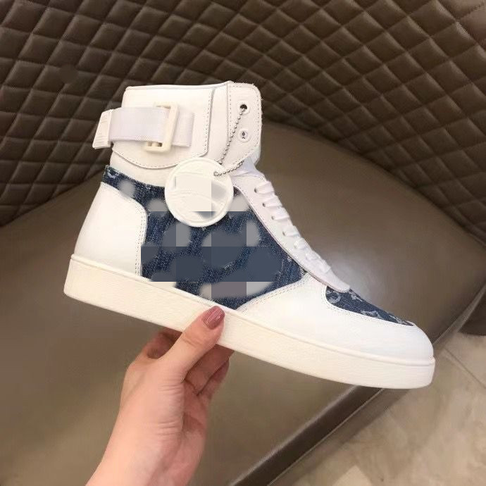 New arrive Luxury designer Men shoes genuine leather high quality Fashion Mens sneakers size 38-44 model JDmjmj0004
New arrive Luxury designer Men shoes genuine leather high quality Fashion Mens sneakers size 38-44 model JDmjmj0004