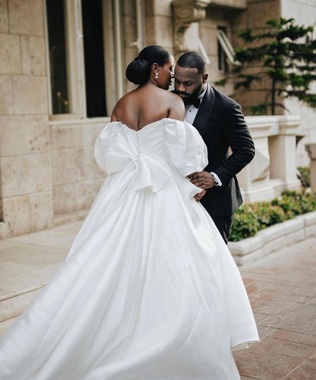 Simple Satin Mermaid Wedding Dress with Detachable Train Short Sleeve Off Shoulder Bridal Gowns robes de mariée Pastels Ruched Bride Dresses