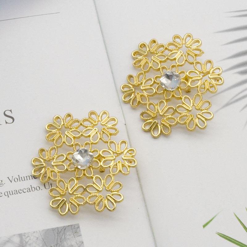 Stud Flower Earrings For Women 2021 Bohemian African Jewellery 24K Gold Plated Copper Rhinestone Wedding, Golden;silver
Stud Flower Earrings For Women 2021 Bohemian African Jewellery 24K Gold Plated Copper Rhinestone Wedding, Golden;silver