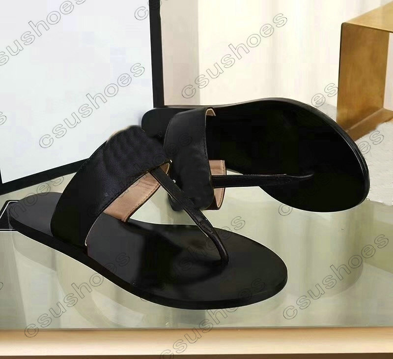 Lock It Flat Mule Slippers Designer Womens Luxurys Designers Sandals Genuine Leather Ladies Dauphine Outdoor Casual Slipper Flip Flops Scuff, Black
Lock It Flat Mule Slippers Designer Womens Luxurys Designers Sandals Genuine Leather Ladies Dauphine Outdoor Casual Slipper Flip Flops Scuff, Black