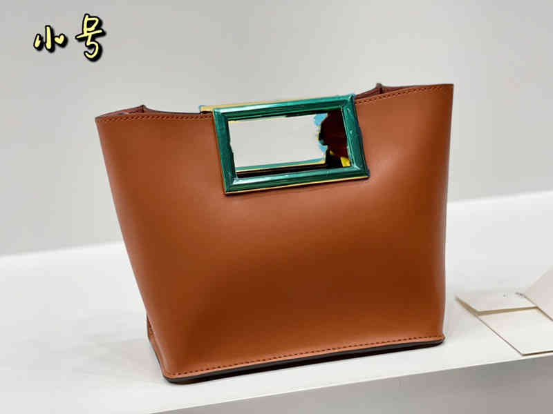 Flower Classic Women Shoulder Bags Tote Bag 2021 Autumn New Fashion Ladies High-quality Solid Leather Handbags Classic f Handle Big and Small, Brown
Flower Classic Women Shoulder Bags Tote Bag 2021 Autumn New Fashion Ladies High-quality Solid Leather Handbags Classic f Handle Big and Small, Brown