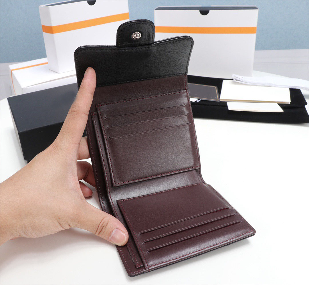 Classic luxury fashion brand wallet vintage lady brown leather handbag designer chain shoulder bag with box wholesale 135, Black caviar gold buckle
Classic luxury fashion brand wallet vintage lady brown leather handbag designer chain shoulder bag with box wholesale 135, Black caviar gold buckle