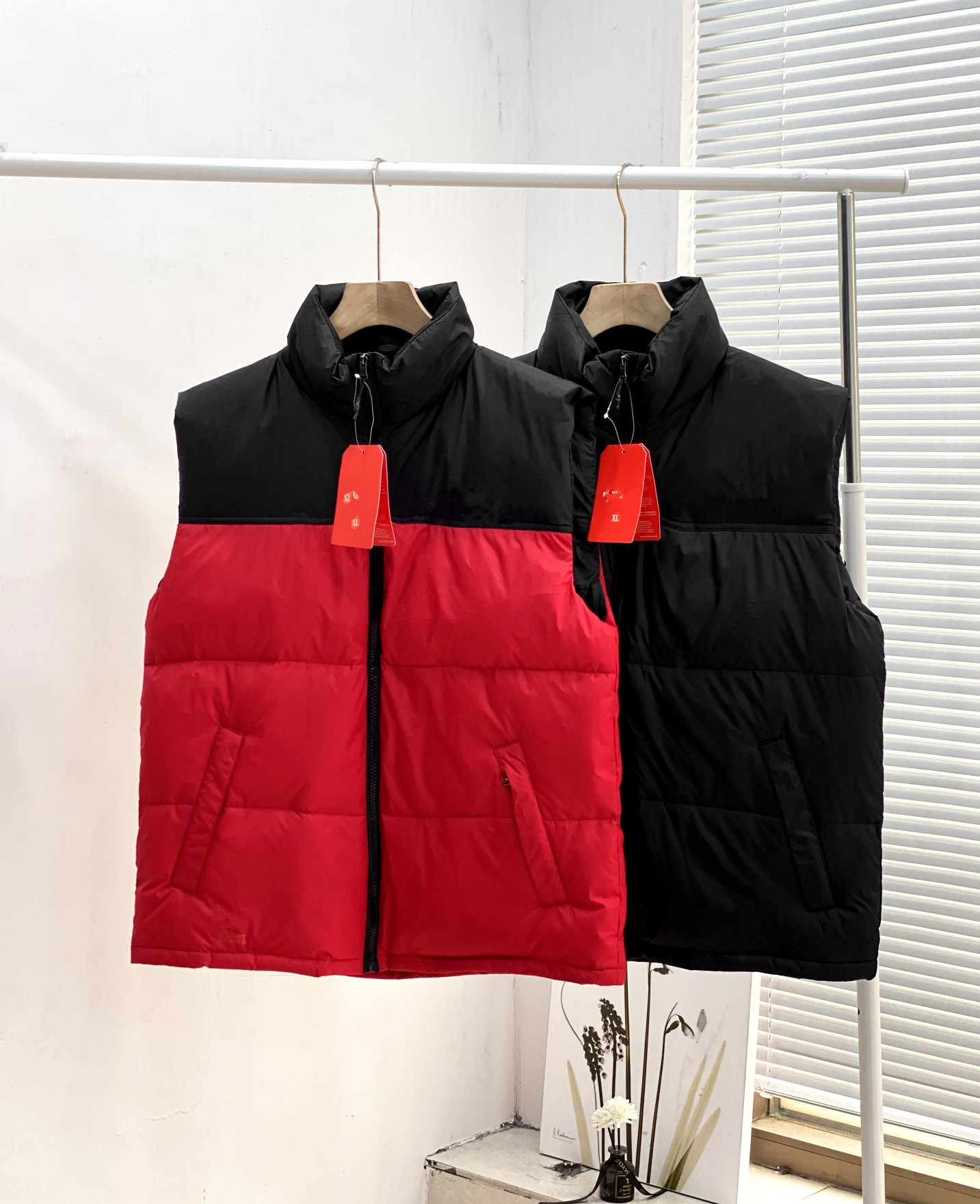 2021 New north Winter men's Down embroidery puffer jacket Casual Brand Hoodies Down Parkas Warm Ski Mens face vest 60, Red
2021 New north Winter men's Down embroidery puffer jacket Casual Brand Hoodies Down Parkas Warm Ski Mens face vest 60, Red