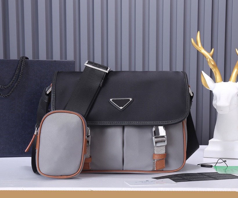 Fashion shoulder bag Luxury designer bags Classic two-piece man"sbag made of recycled nylon top quality handbags, Gift box
Fashion shoulder bag Luxury designer bags Classic two-piece man"sbag made of recycled nylon top quality handbags, Gift box