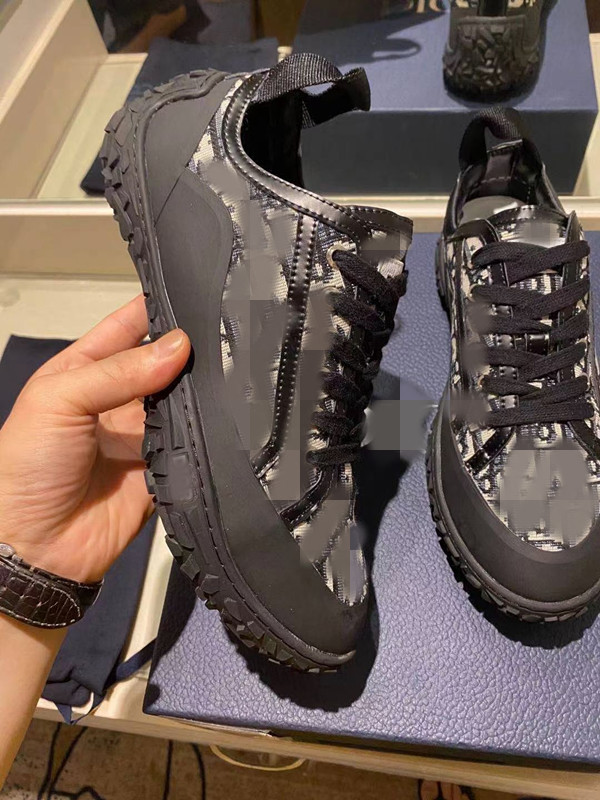 Fashion 21SS oblique printing platform high-quality men's and women's triple retro shoes, shoe size 35-46 MJKJJ006
Fashion 21SS oblique printing platform high-quality men's and women's triple retro shoes, shoe size 35-46 MJKJJ006