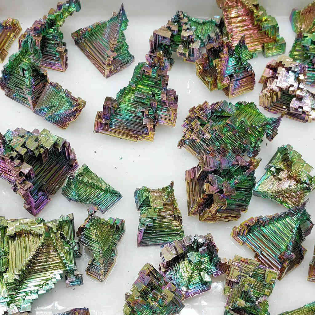 Bismuth crystal metal ore crystal ornamental jewelry natural quartz rainbow crystal titanium cluster specimen healing
