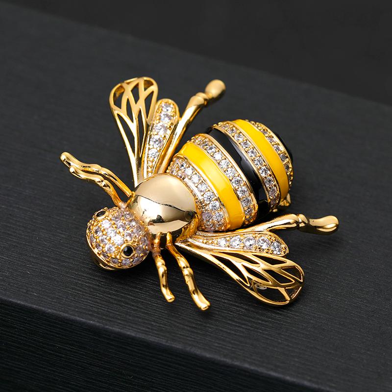 Pins, Brooches 2 Colors Rhinestone Bee For Women Vintage Enamel Pin Jewelry Fashion Insect Brooch Pins High Quality Accessorie
Pins, Brooches 2 Colors Rhinestone Bee For Women Vintage Enamel Pin Jewelry Fashion Insect Brooch Pins High Quality Accessorie