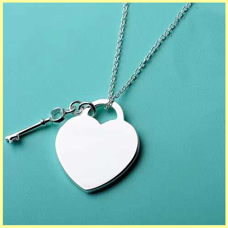2021 Womens Designer Necklace Fashion love Necklaces Silver Chain lock heart Pendant Neckwear For Women Party Wedding Luxurys Jewelry
2021 Womens Designer Necklace Fashion love Necklaces Silver Chain lock heart Pendant Neckwear For Women Party Wedding Luxurys Jewelry