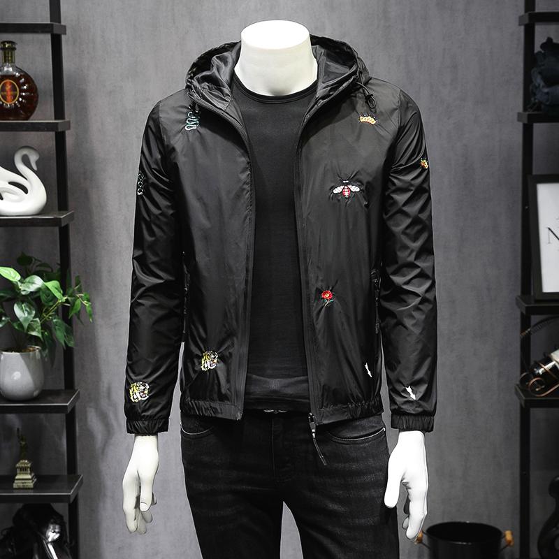 Men's Jackets 2021 Spring Mens Hooded Jacket Brand Designer Embroidery Outerwear Casual Black White Coats Plus Size -4XL 5XL #2106
Men's Jackets 2021 Spring Mens Hooded Jacket Brand Designer Embroidery Outerwear Casual Black White Coats Plus Size -4XL 5XL #2106