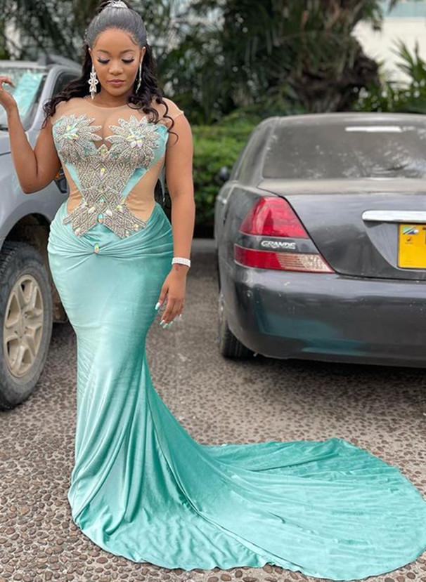 2022 Plus Size Arabic Aso Ebi Crystals Sexy Mermaid Prom Dresses Sheer Neck Velvet Evening Formal Party Second Reception Birthday Engagement Gowns Dre