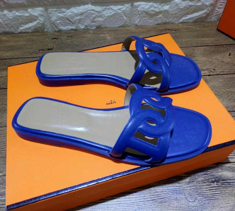 Designer Sandals Luxurys Women Classic Slippers Ladies Sliders Summer Beach Cartoon Big Head Leather Flat Woman Shoes El Bath Slippers Large BB
Designer Sandals Luxurys Women Classic Slippers Ladies Sliders Summer Beach Cartoon Big Head Leather Flat Woman Shoes El Bath Slippers Large BB