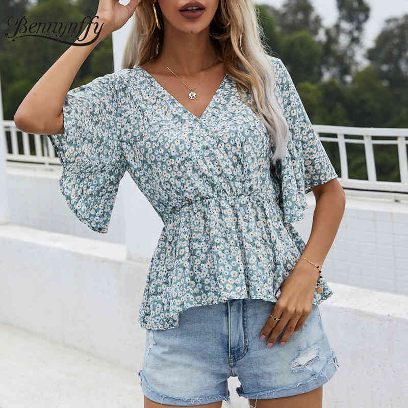 Surplice Neck Ditsy Floral Print Top Blouse Women Summer Short Sleeve Boho Casual Ladies Peplum 210510