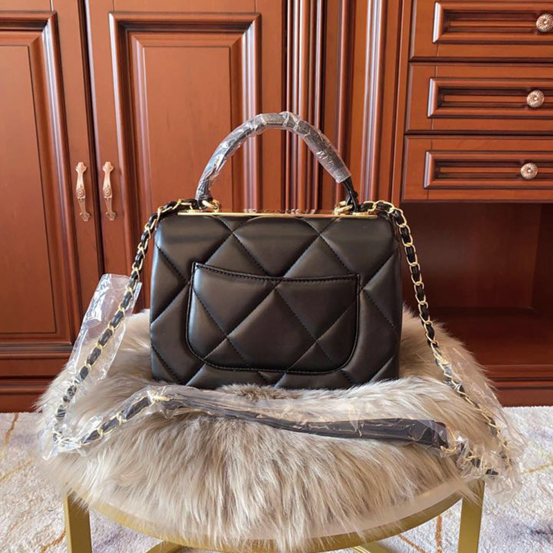 Luxury Classic Plaid Pattern Women Leather Flap Bags Good Quality Soft Handbags with Chain Shoulder Strap for Girls Female, Wathet
Luxury Classic Plaid Pattern Women Leather Flap Bags Good Quality Soft Handbags with Chain Shoulder Strap for Girls Female, Wathet