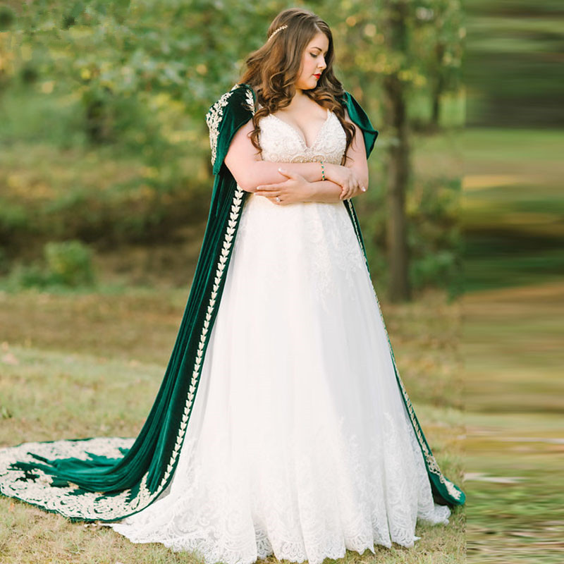 Two Pieces Downton Wedding Dresses with Hunter Green Cloak 2022 Lace Beaded Wood Hood country Bridal Dress Cape Bolero