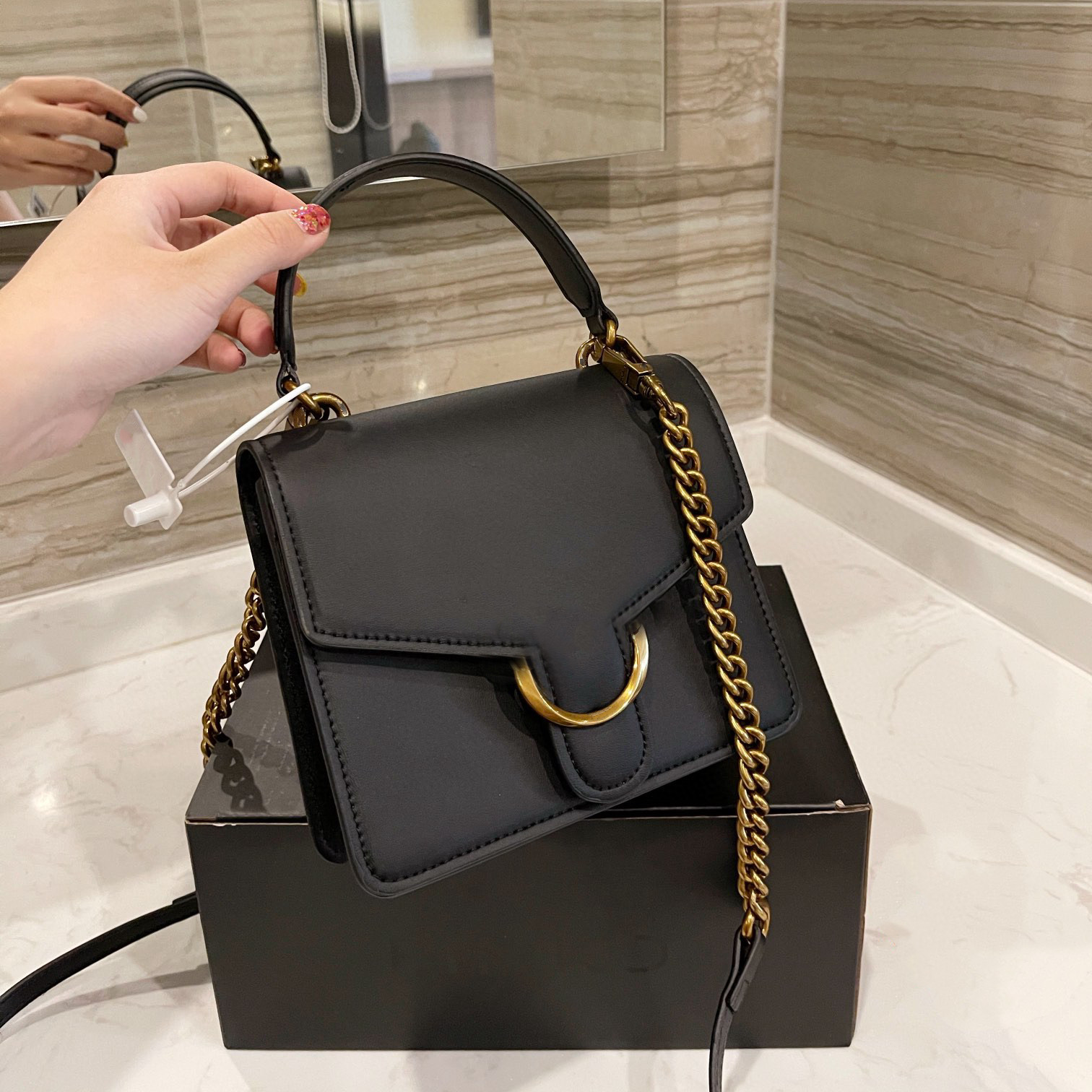 High Luxury Designer Brand Fashion Shoulder mini Bags Handbags Quality Women cross body wallet 2021 classic handbag totes mobile phone bag Metallic all match lady, No bags
High Luxury Designer Brand Fashion Shoulder mini Bags Handbags Quality Women cross body wallet 2021 classic handbag totes mobile phone bag Metallic all match lady, No bags