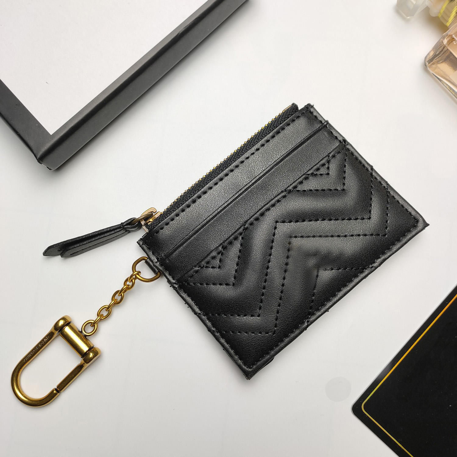 Classic Quilted Leather Designer Wallet Short Women Coin Purse Fashion Card Holder Small Ladies Wallets Slim Zipper Pockect Clutch Purses wi, Red;black
Classic Quilted Leather Designer Wallet Short Women Coin Purse Fashion Card Holder Small Ladies Wallets Slim Zipper Pockect Clutch Purses wi, Red;black