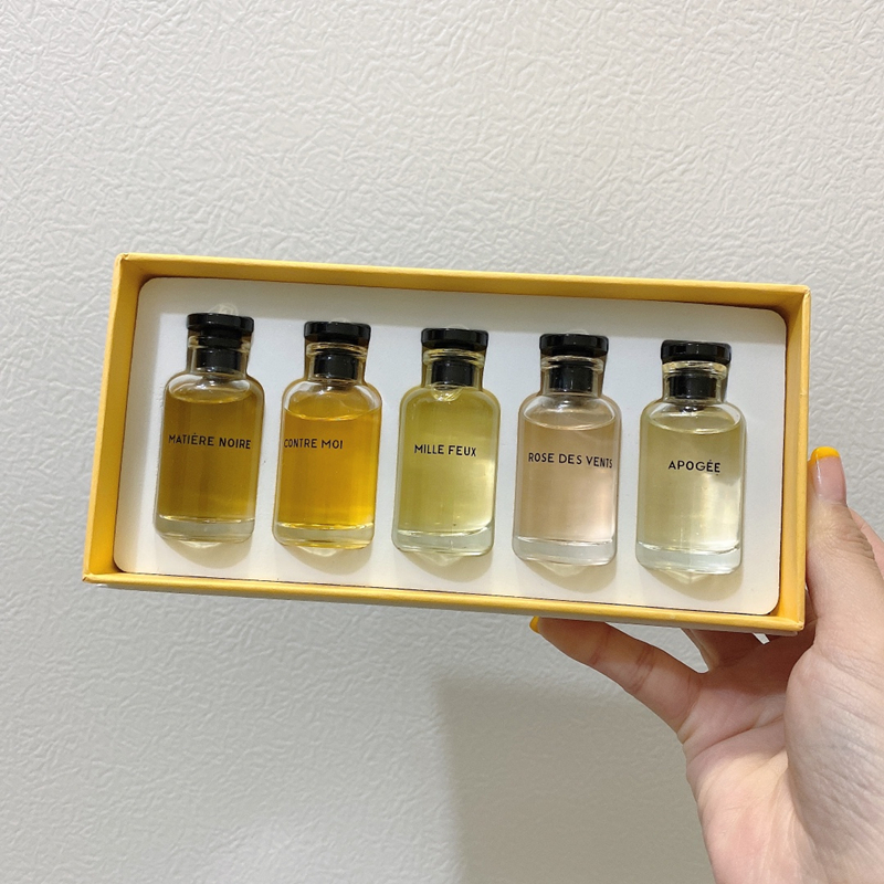 Wonderful Quality Beauty Makeup Floral Fragrance Oriental Woody gift box perfume 5pcs set long lasting
Wonderful Quality Beauty Makeup Floral Fragrance Oriental Woody gift box perfume 5pcs set long lasting