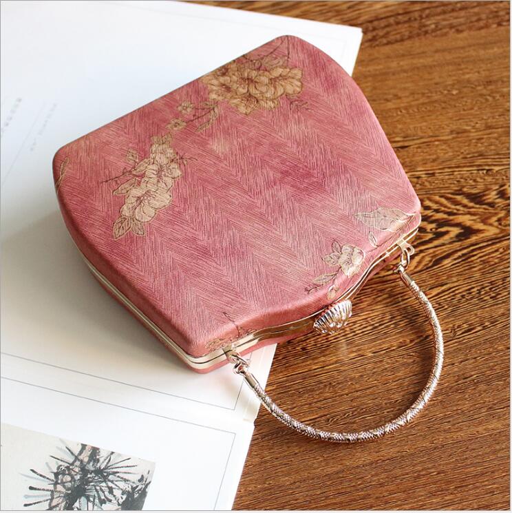 New Arrivals Genuine Leather Pouch Cloud Designer Ladies Crossbody Shoulder Bag Top Quality Handbag 160, White
New Arrivals Genuine Leather Pouch Cloud Designer Ladies Crossbody Shoulder Bag Top Quality Handbag 160, White
