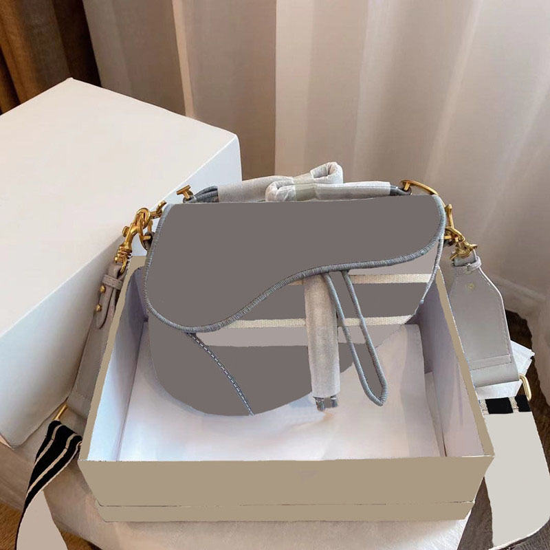 2021 famous brand ladies embroidered shoulder bag retro high-quality totes celebrity same style multi-color optional, Make up postage no bag
2021 famous brand ladies embroidered shoulder bag retro high-quality totes celebrity same style multi-color optional, Make up postage no bag