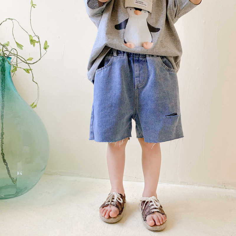 Summer handsome boys fashion ripped denim shorts children cool loose broken jeans 210615, Blue
Summer handsome boys fashion ripped denim shorts children cool loose broken jeans 210615, Blue