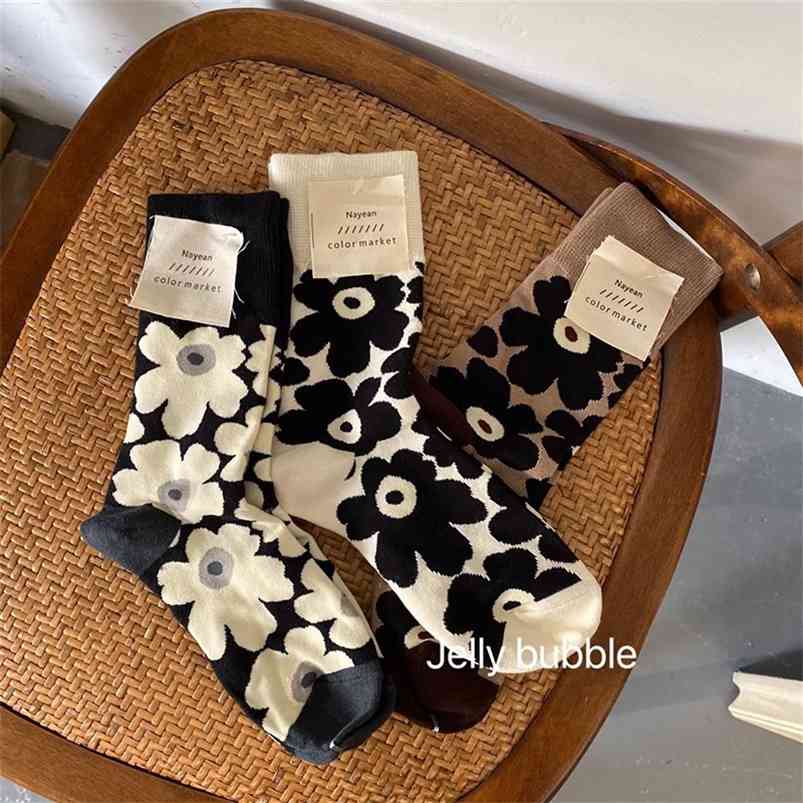 3pieces/lot Cartoon floral vintage sock autumn and winter arrival wholesale price 210720, Three colors
3pieces/lot Cartoon floral vintage sock autumn and winter arrival wholesale price 210720, Three colors