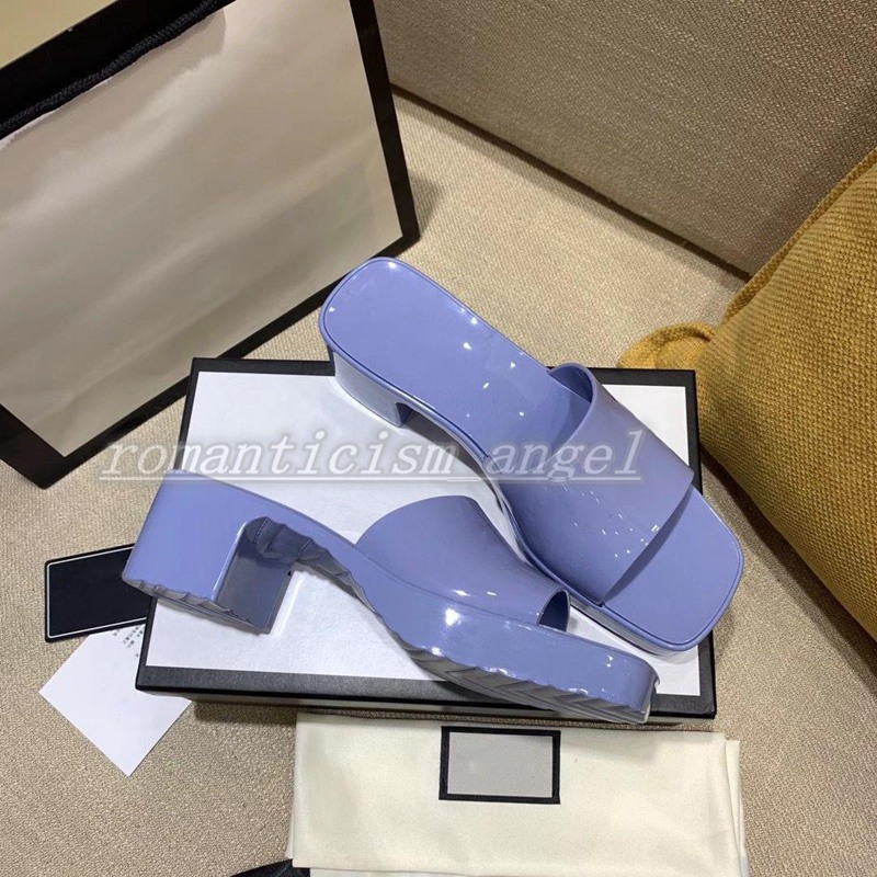 2021 latest summer fashion designer patent leather ladies rubber slippers jelly thick square toe sandals 5.5 cm high heel size 35-42, Black
2021 latest summer fashion designer patent leather ladies rubber slippers jelly thick square toe sandals 5.5 cm high heel size 35-42, Black