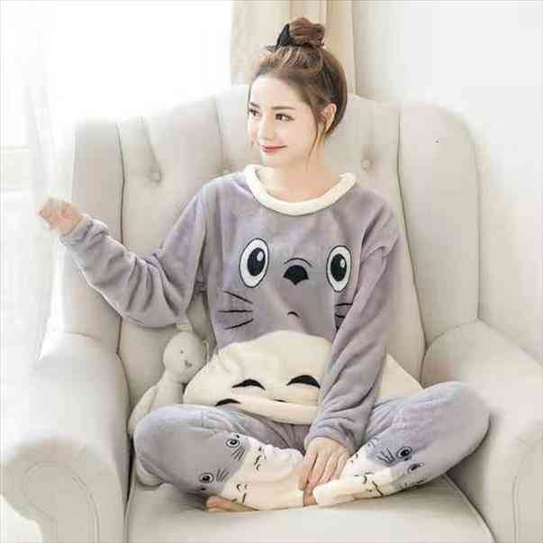 Autumn Winter Warm Flannel Women Pyjamas Sets Thick Coral Velvet Long Sleeve Cartoon Sleepwear Thin Flannel Totoro Pajamas Set, Black;red
Autumn Winter Warm Flannel Women Pyjamas Sets Thick Coral Velvet Long Sleeve Cartoon Sleepwear Thin Flannel Totoro Pajamas Set, Black;red