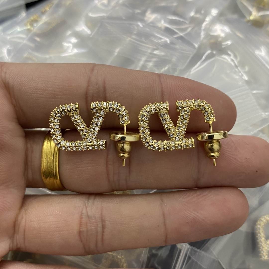 22ss 20style Design Classic High Quality Double Letter Long Dangle Drop Earrings Luxury Stud Pearl Tassel Crystal Rhinestone Wedding Party Jewelry Accessories
22ss 20style Design Classic High Quality Double Letter Long Dangle Drop Earrings Luxury Stud Pearl Tassel Crystal Rhinestone Wedding Party Jewelry Accessories