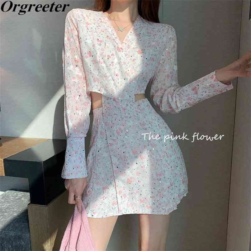 Chic V-neck Hollow Backless Twisted Chiffon Dress Female Spring Summer Pink Floral Print Slim Mini 210602
Chic V-neck Hollow Backless Twisted Chiffon Dress Female Spring Summer Pink Floral Print Slim Mini 210602