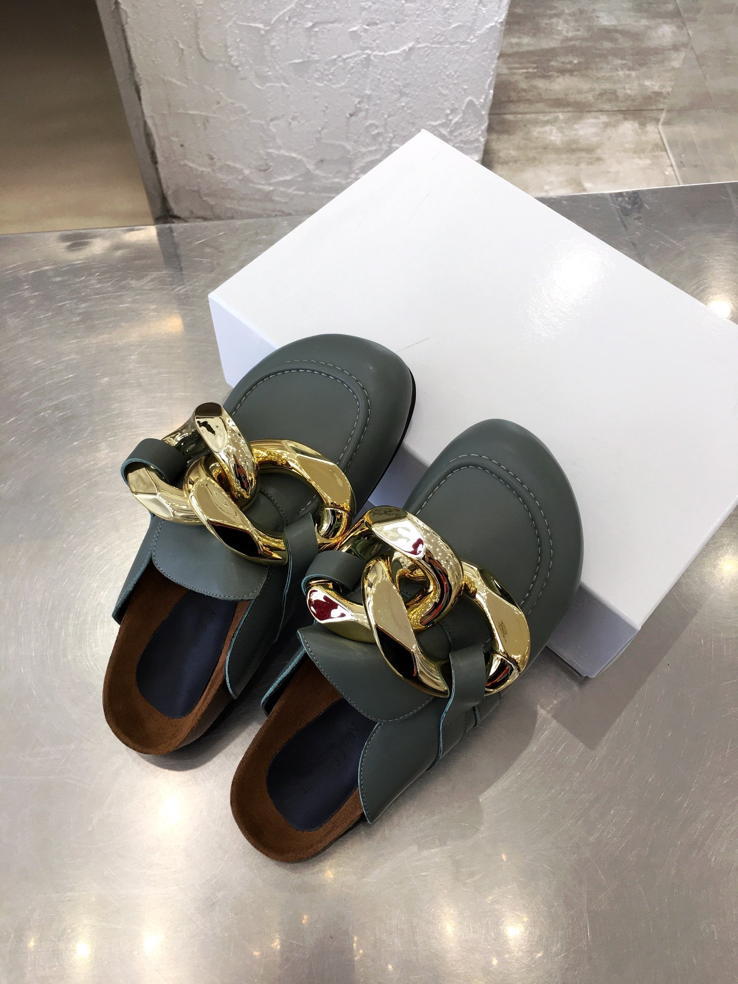 Flat Mules Slipper Men Women Slides Sandals Designer Shoes Black Pink Orange Blue White Leather Flip Flops 0712, 01
Flat Mules Slipper Men Women Slides Sandals Designer Shoes Black Pink Orange Blue White Leather Flip Flops 0712, 01