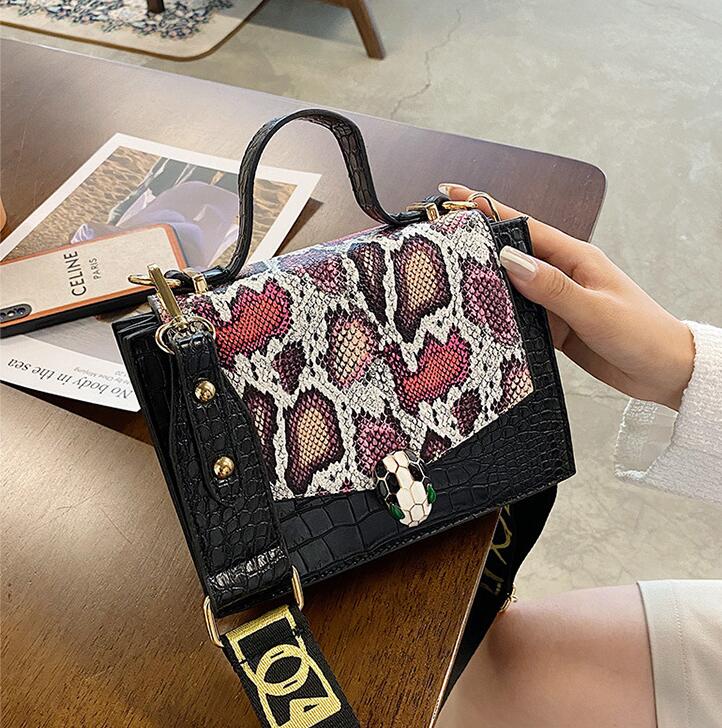 wholesale leather women shoulder bag elegant atmosphere Alligator handbag personalized embossed leathers messenger bags street trend Serpentine handbags
wholesale leather women shoulder bag elegant atmosphere Alligator handbag personalized embossed leathers messenger bags street trend Serpentine handbags