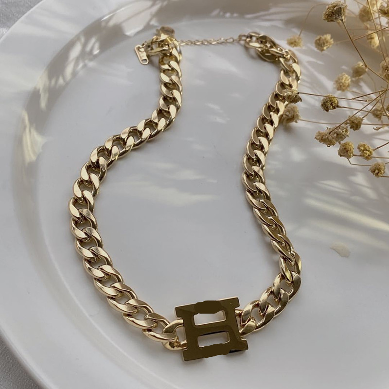 Fashion stainless steel letter 14k gold cuban link chain necklace bracelet for mens and women Party lovers gift hip hop luxury jewelry
Fashion stainless steel letter 14k gold cuban link chain necklace bracelet for mens and women Party lovers gift hip hop luxury jewelry